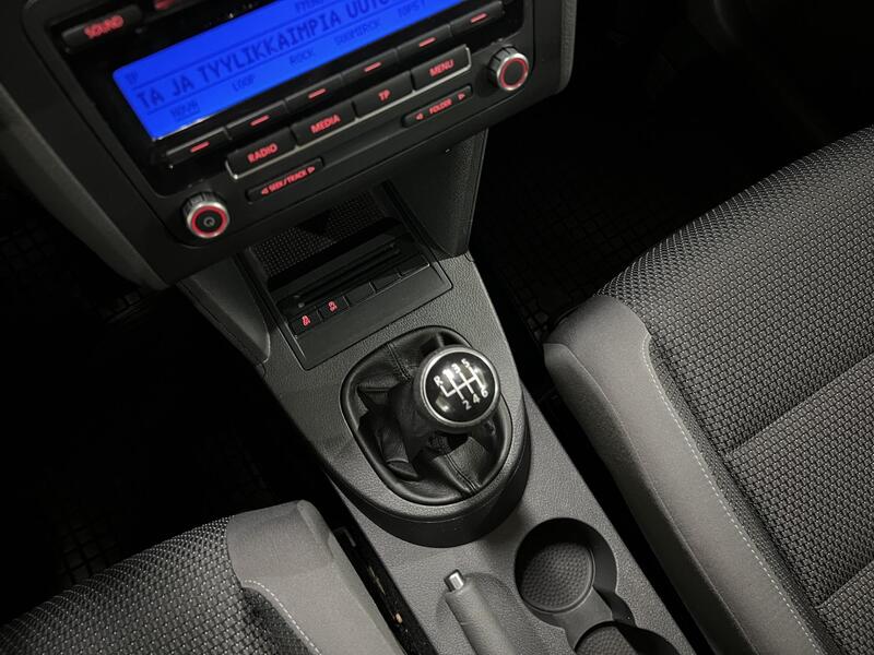 Volkswagen Touran vaihtoauto