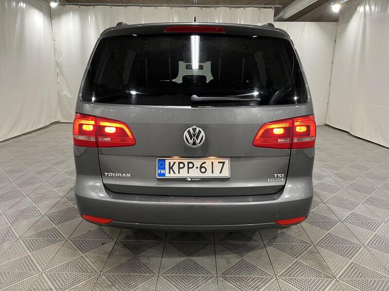 Volkswagen Touran vaihtoauto