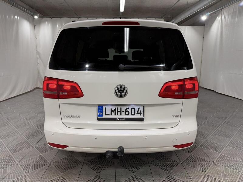 Volkswagen Touran vaihtoauto