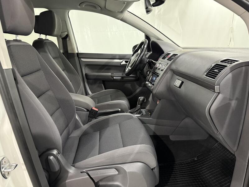 Volkswagen Touran vaihtoauto