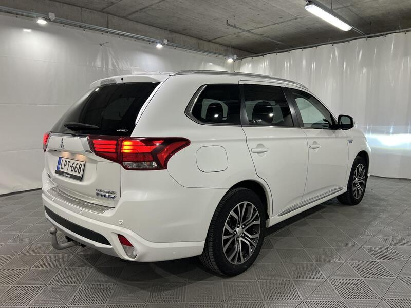 Mitsubishi Outlander PHEV vaihtoauto