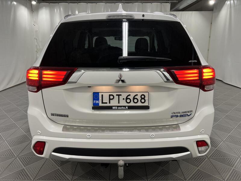 Mitsubishi Outlander PHEV vaihtoauto