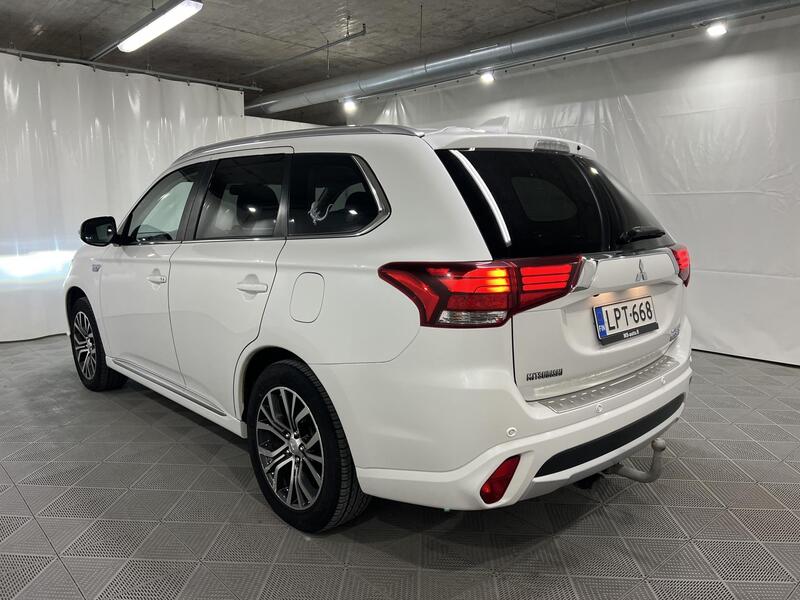 Mitsubishi Outlander PHEV vaihtoauto