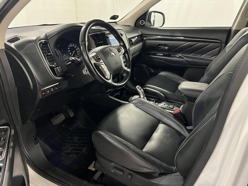 Mitsubishi Outlander PHEV vaihtoauto
