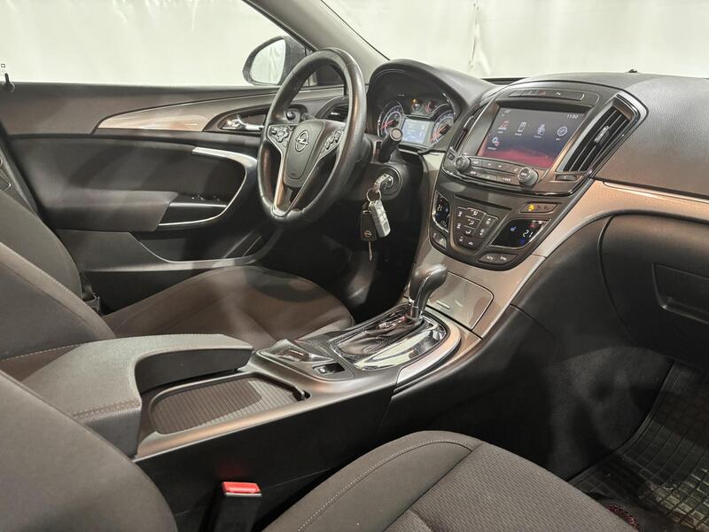 Opel Insignia vaihtoauto