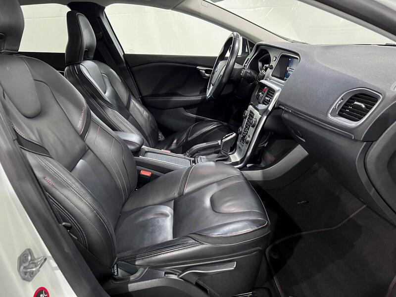 Volvo V40 Cross Country vaihtoauto