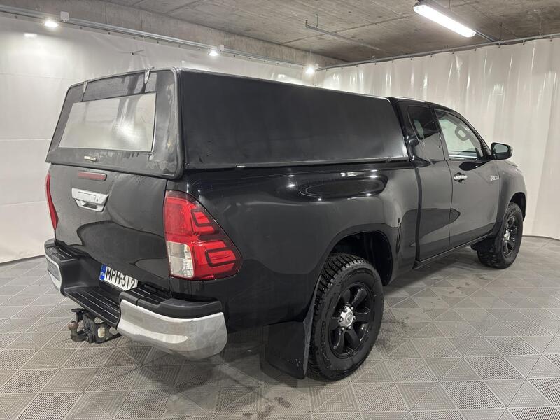 Toyota Hilux vaihtoauto