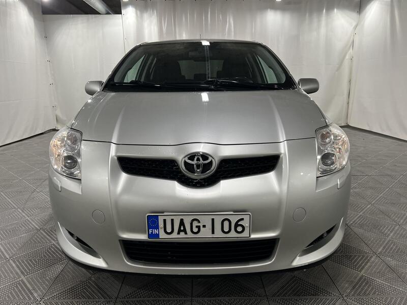 Toyota Auris vaihtoauto