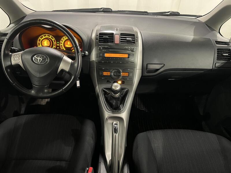 Toyota Auris vaihtoauto