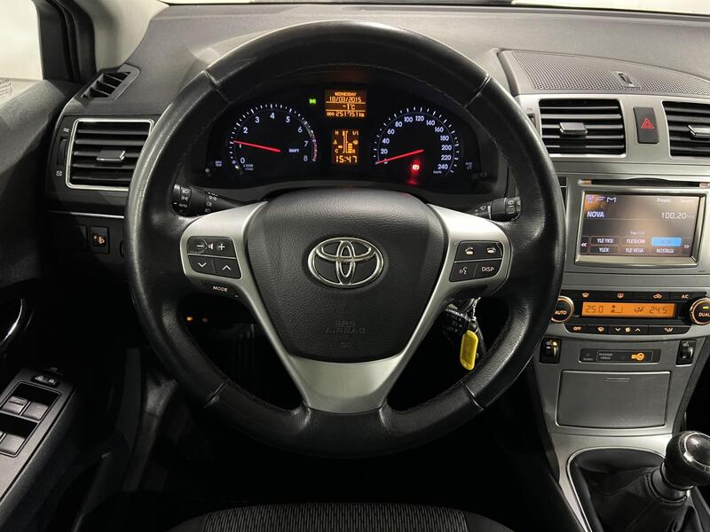 Toyota Avensis vaihtoauto