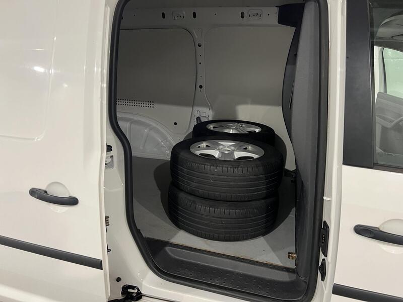 Volkswagen Caddy Maxi vaihtoauto