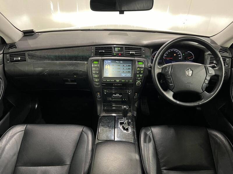 Toyota Crown vaihtoauto