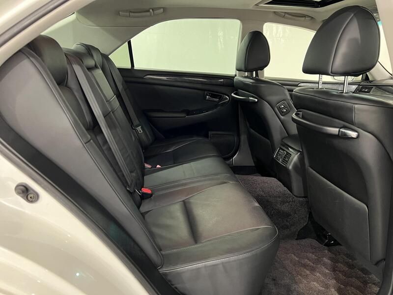 Toyota Crown vaihtoauto