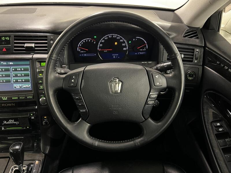 Toyota Crown vaihtoauto