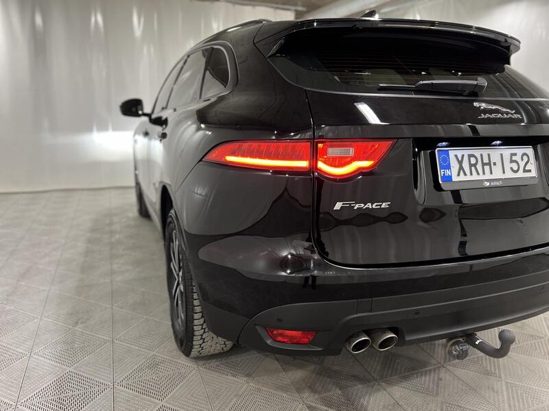 Jaguar F-PACE vaihtoauto