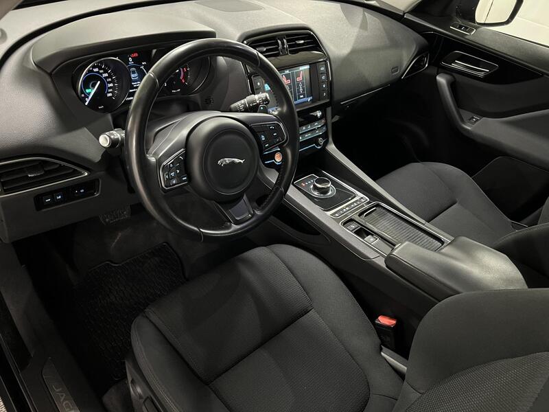 Jaguar F-PACE vaihtoauto