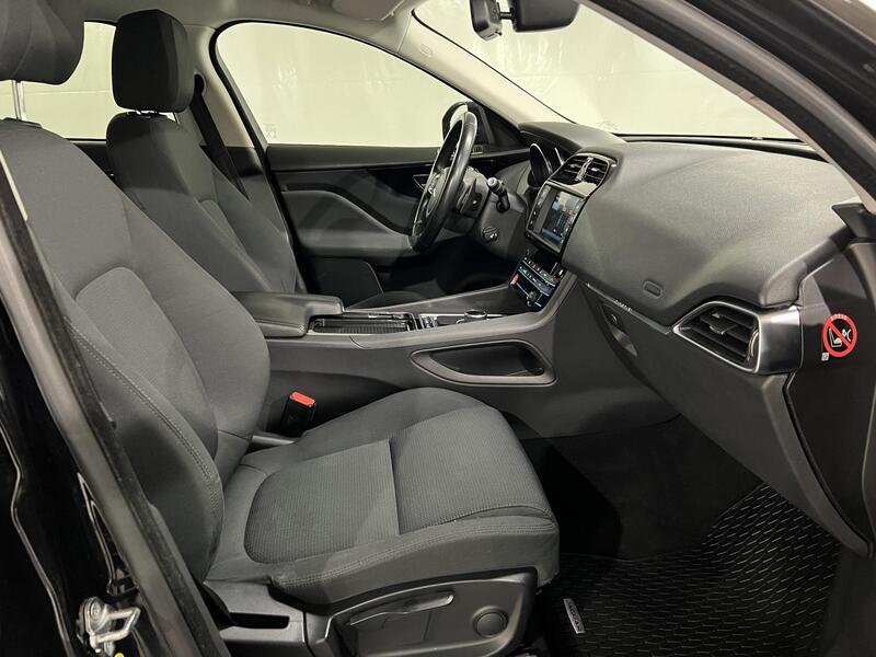 Jaguar F-PACE vaihtoauto