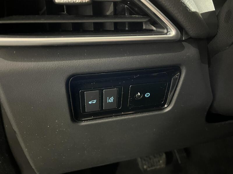 Jaguar F-PACE vaihtoauto