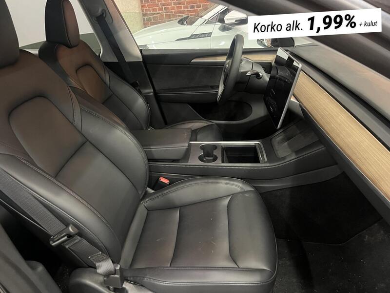 Tesla Model Y vaihtoauto