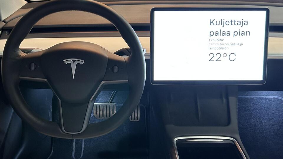 Tesla Model 3 vaihtoauto