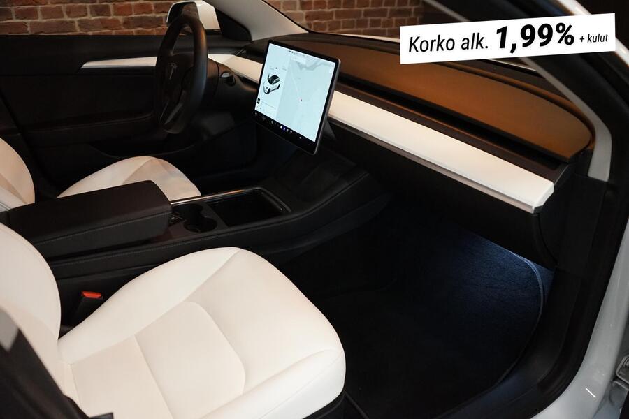 Tesla Model 3 vaihtoauto