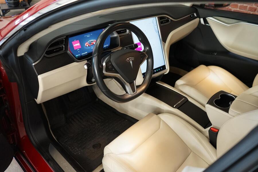 Tesla Model S vaihtoauto