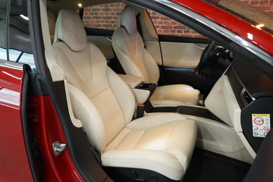 Tesla Model S vaihtoauto