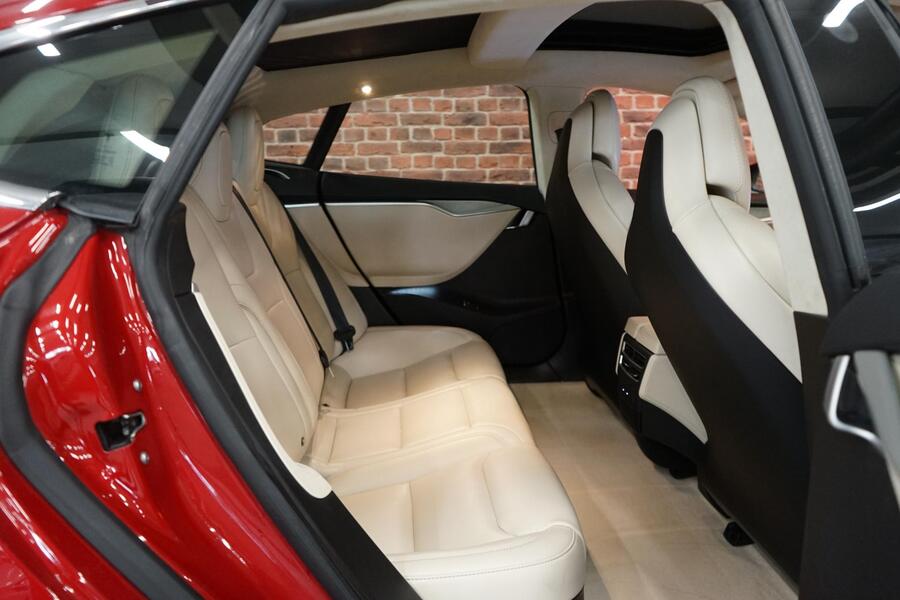 Tesla Model S vaihtoauto