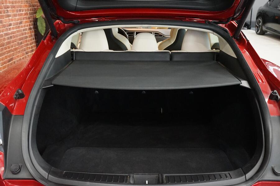 Tesla Model S vaihtoauto