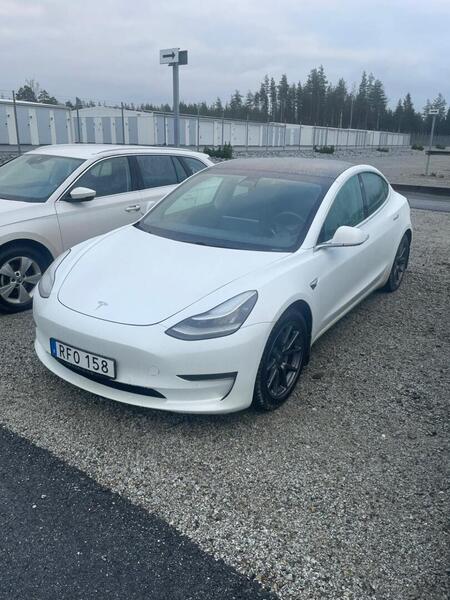 Tesla Model 3 vaihtoauto