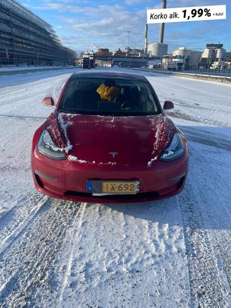 Tesla Model 3 vaihtoauto