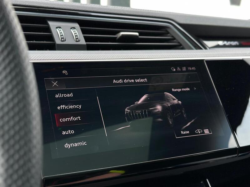 Audi SQ8 e-tron vaihtoauto