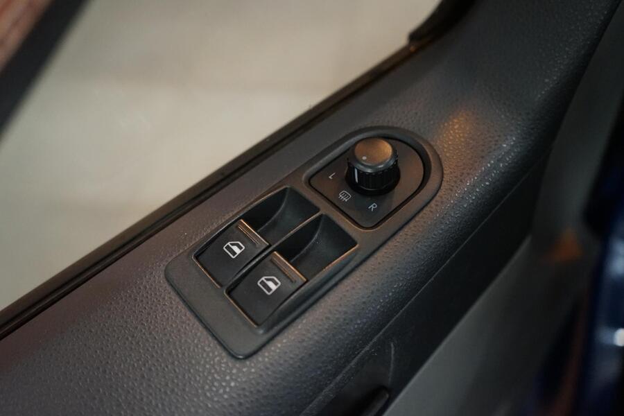 Volkswagen Caravelle vaihtoauto