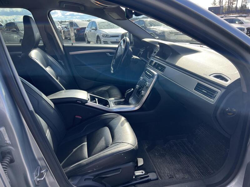 Volvo V70 vaihtoauto