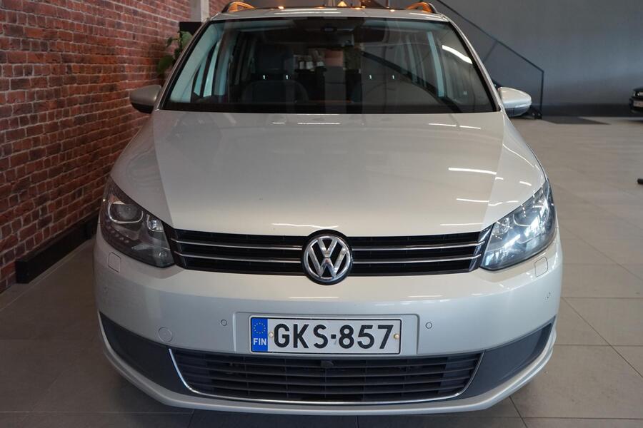 Volkswagen Touran vaihtoauto
