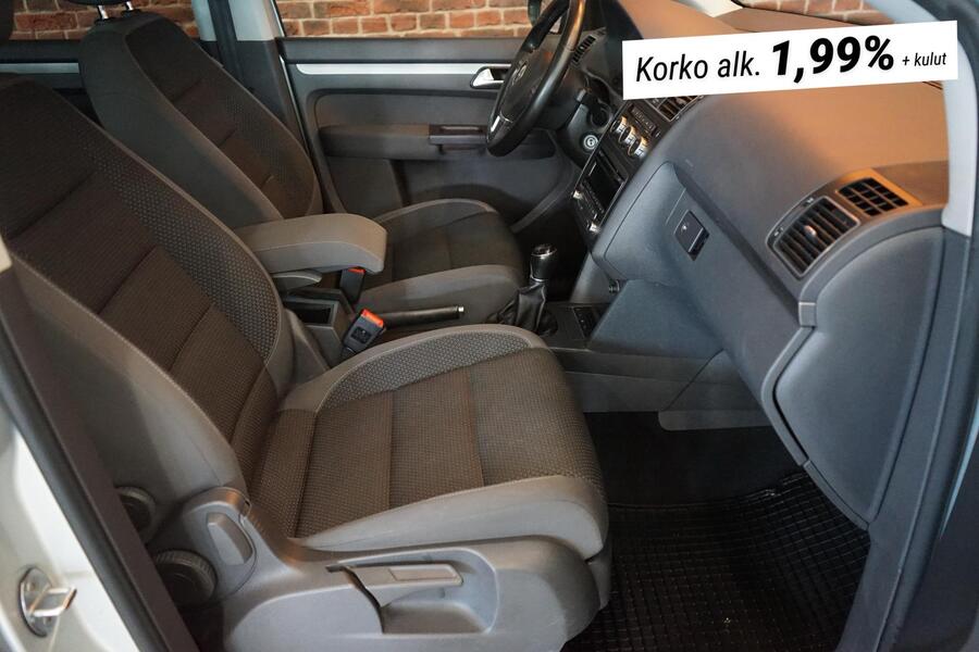 Volkswagen Touran vaihtoauto