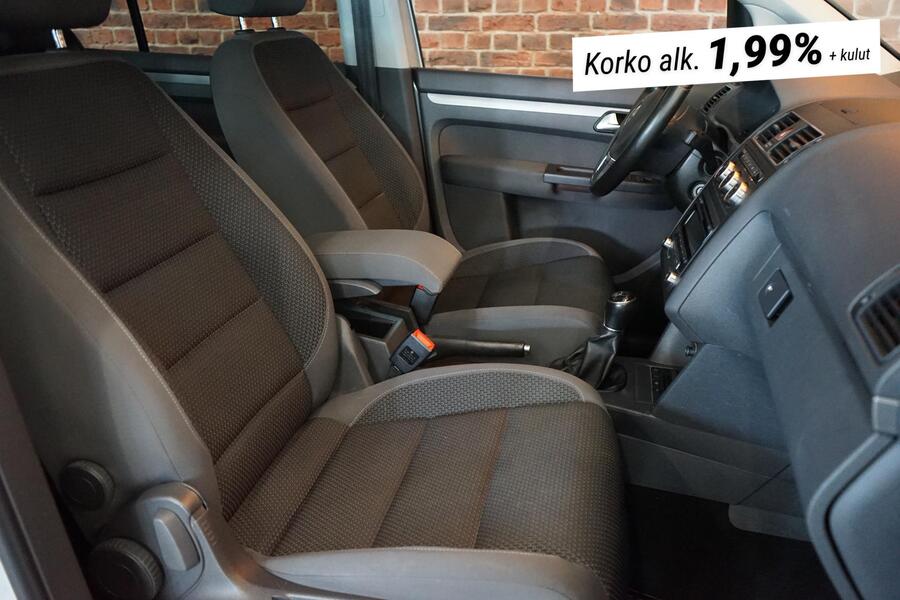 Volkswagen Touran vaihtoauto