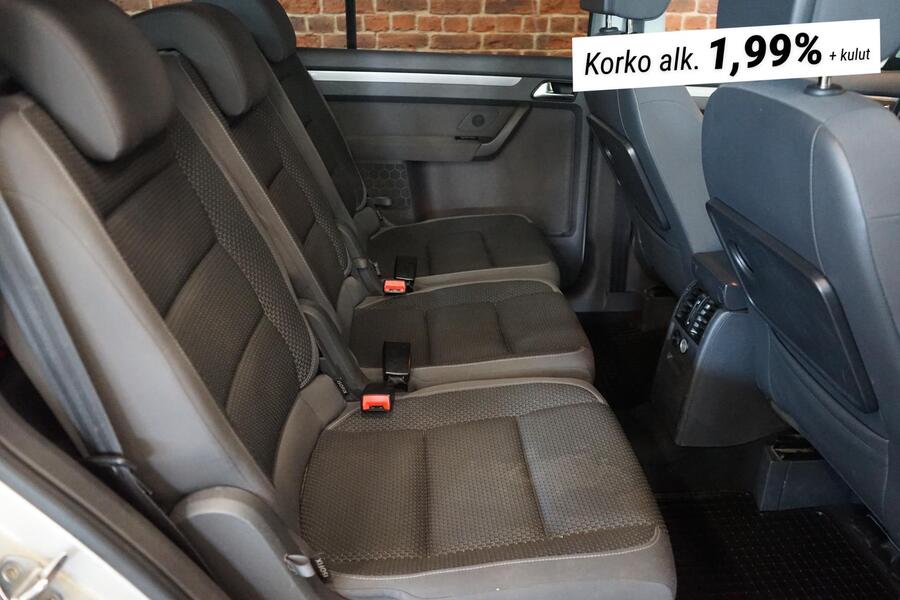 Volkswagen Touran vaihtoauto