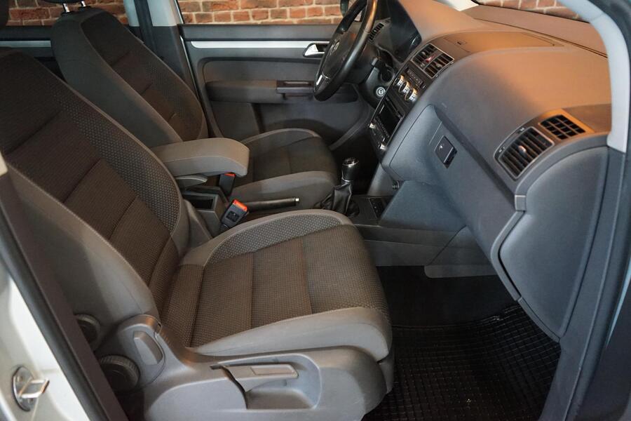 Volkswagen Touran vaihtoauto