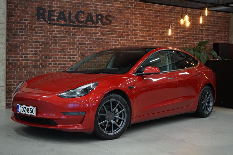 Tesla Model 3 vaihtoauto