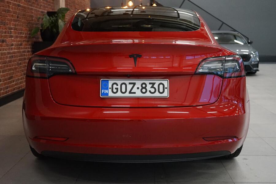 Tesla Model 3 vaihtoauto