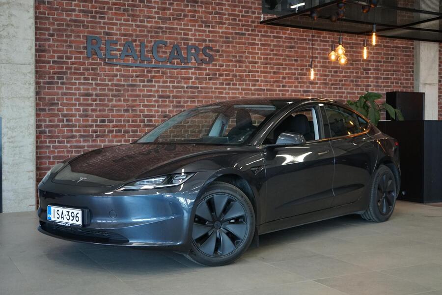 Tesla Model 3 vaihtoauto