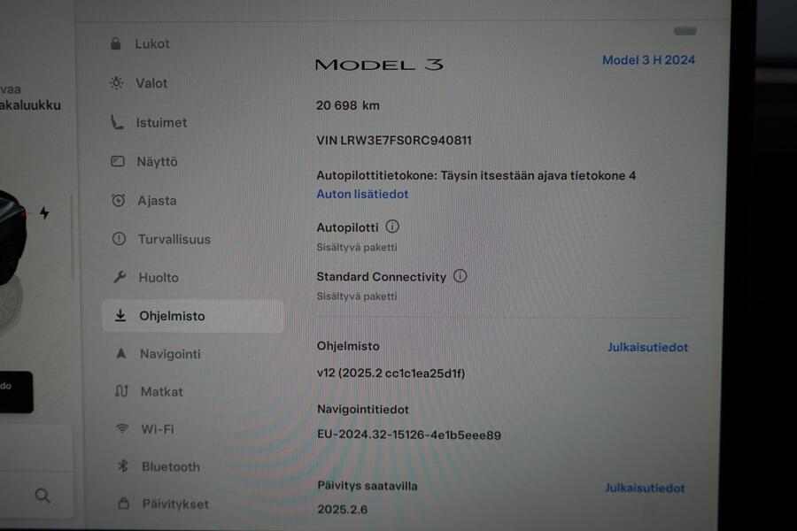 Tesla Model 3 vaihtoauto