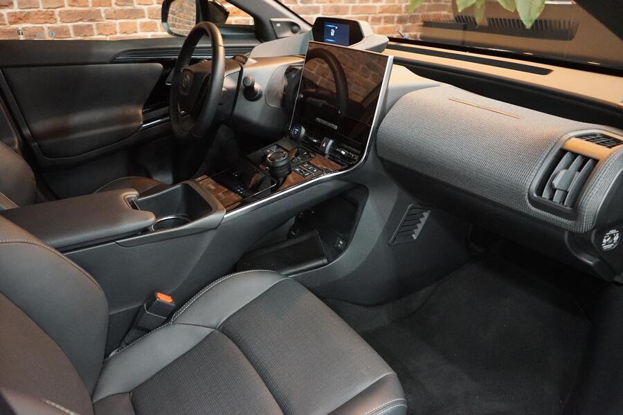 Toyota bZ4X vaihtoauto