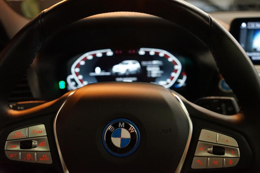 BMW iX3 vaihtoauto