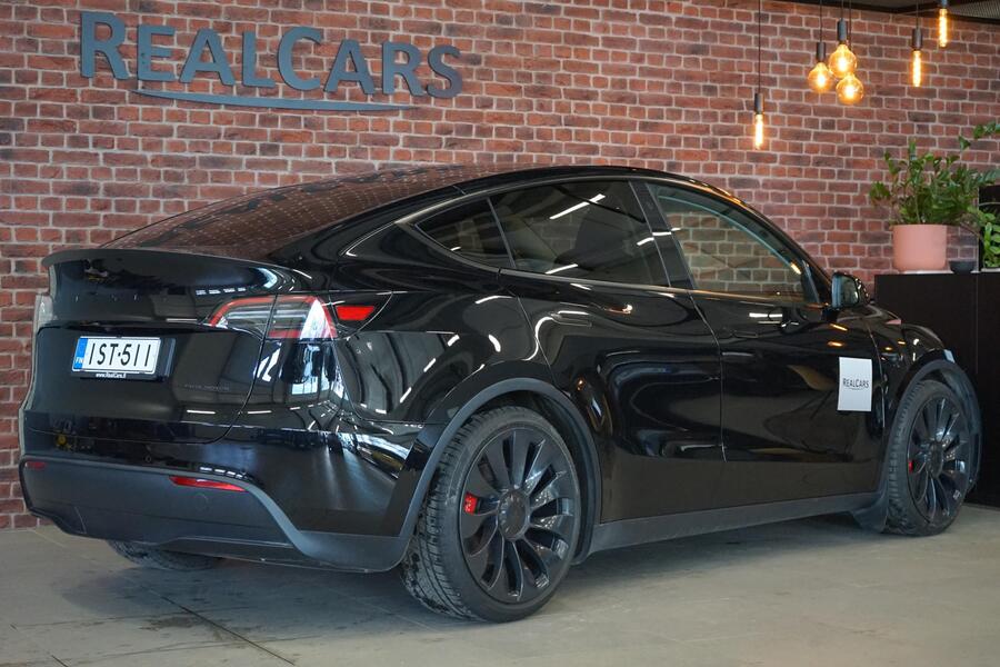 Tesla Model Y vaihtoauto