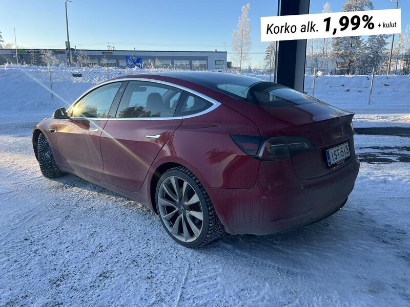 Tesla Model 3 vaihtoauto