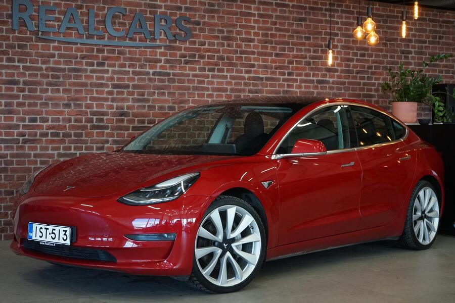 Tesla Model 3 vaihtoauto