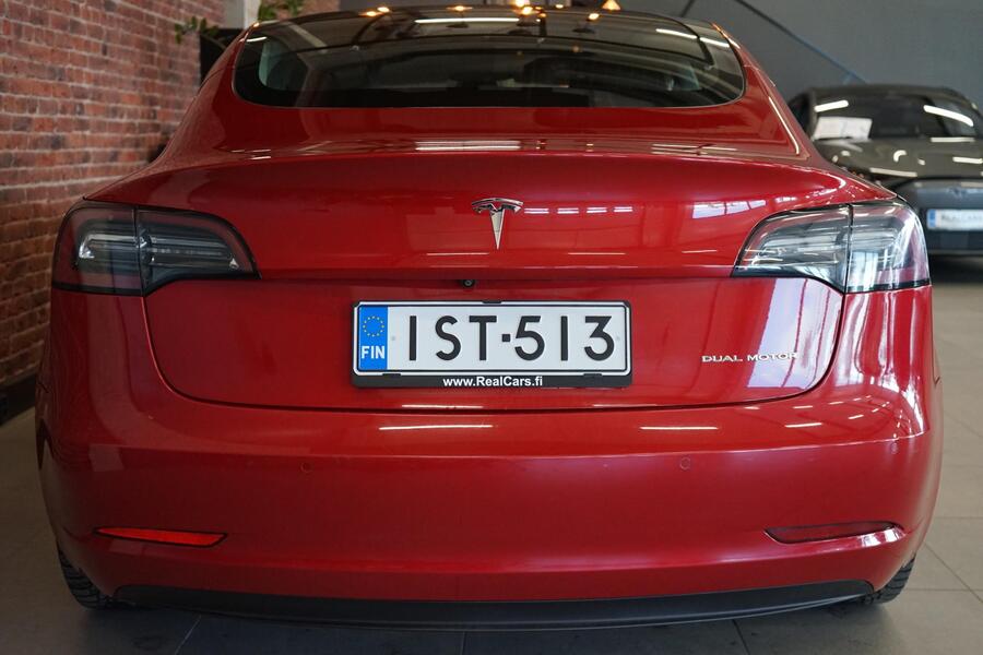 Tesla Model 3 vaihtoauto