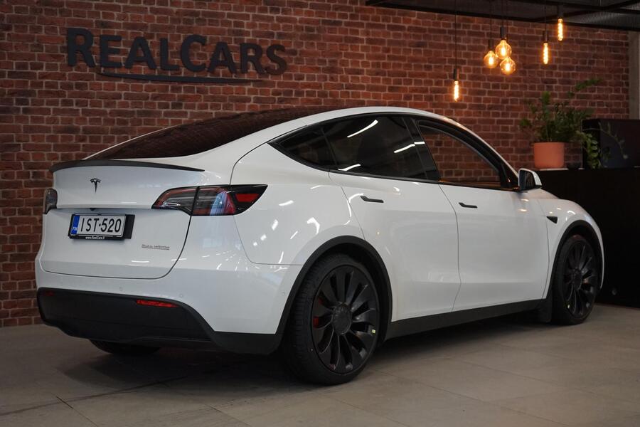 Tesla Model Y vaihtoauto